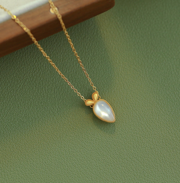 Natural Mother of Pearl Carrot Necklace