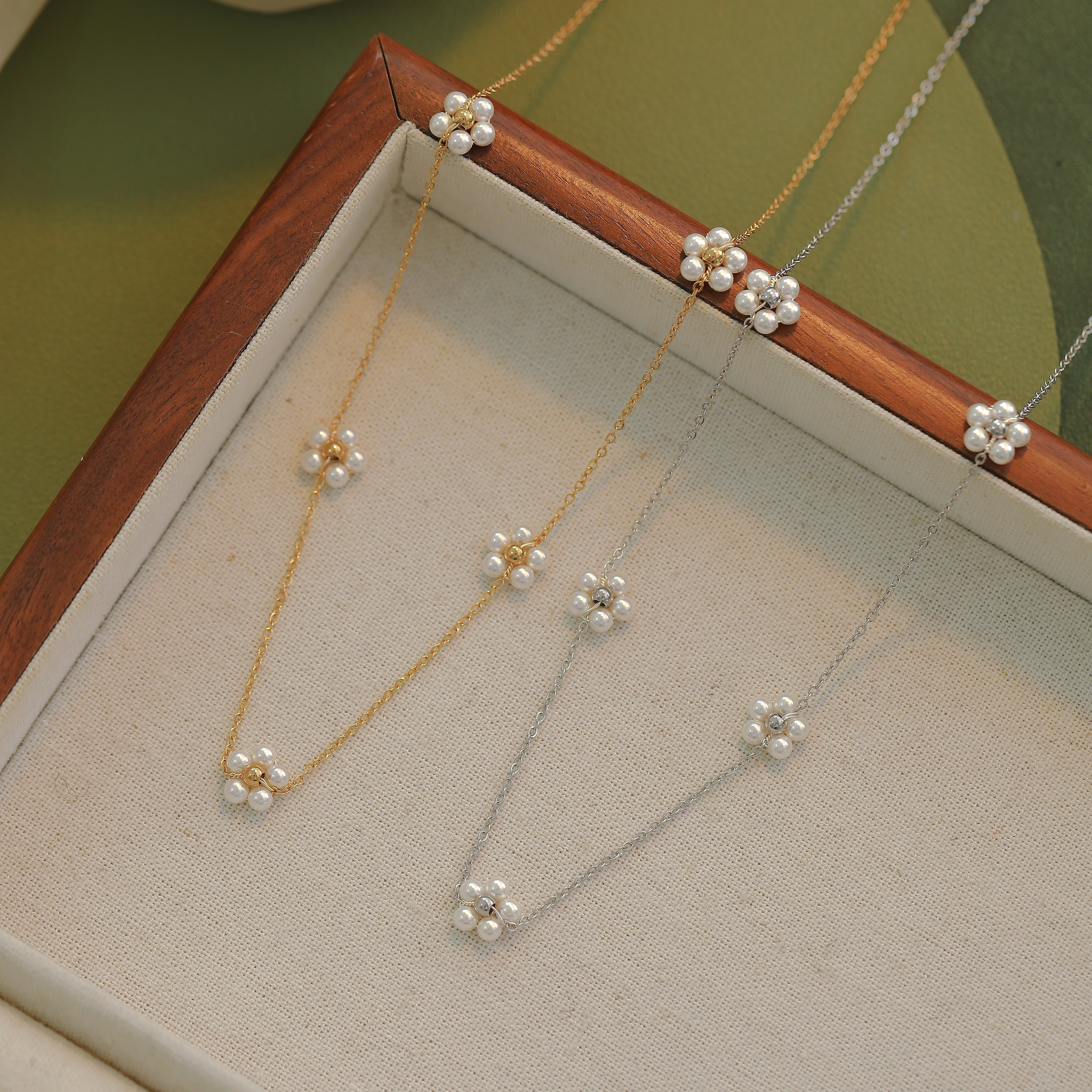 ★HAS★ HSU021 Floral pearl choker necklace Amazon.com: Boho Flower Pearl Choker Necklace for Floral