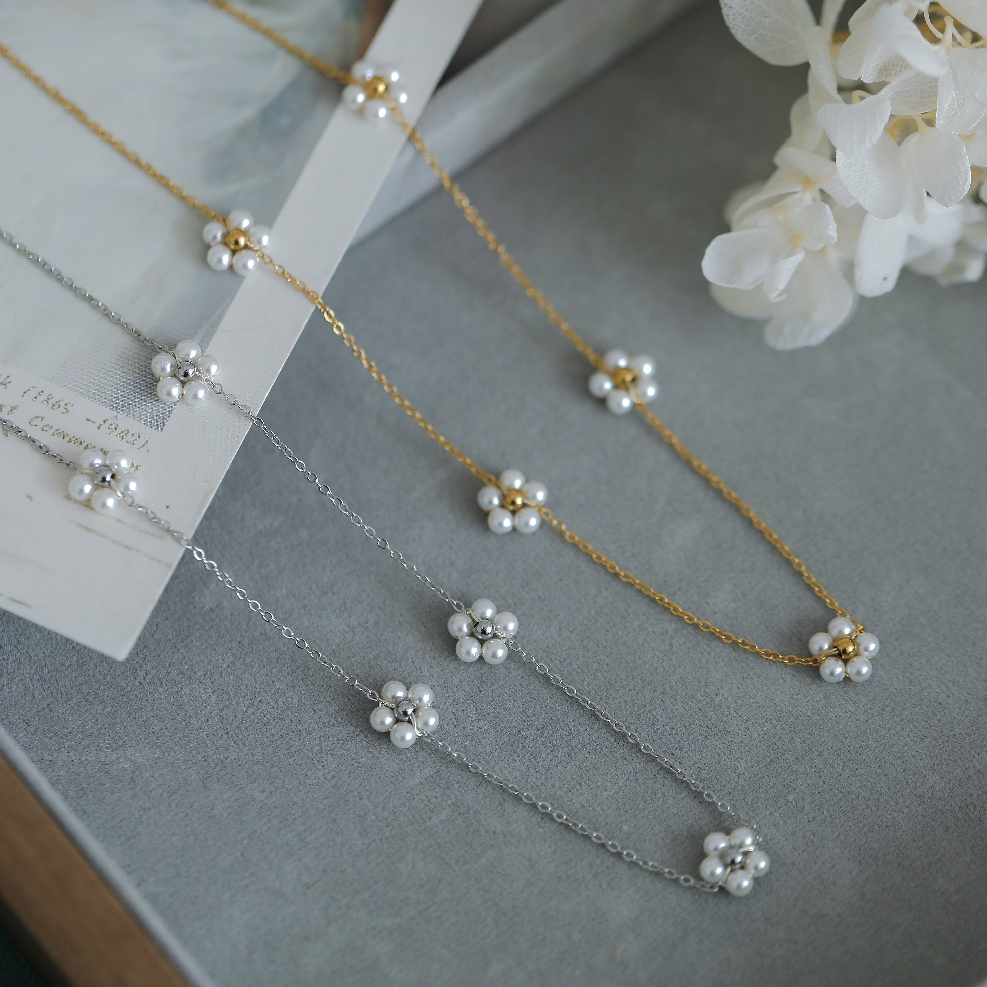 ☆ENGBROX☆ amelia pearl flower necklace EBNL24029RB Beaded Flower Pearl Necklace | Flower Choker Necklace for