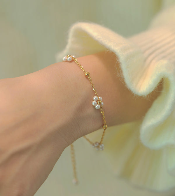 Daisy Pearl Flower Bracelet