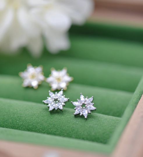 925 Sterling Silver Flower Stud Earrings