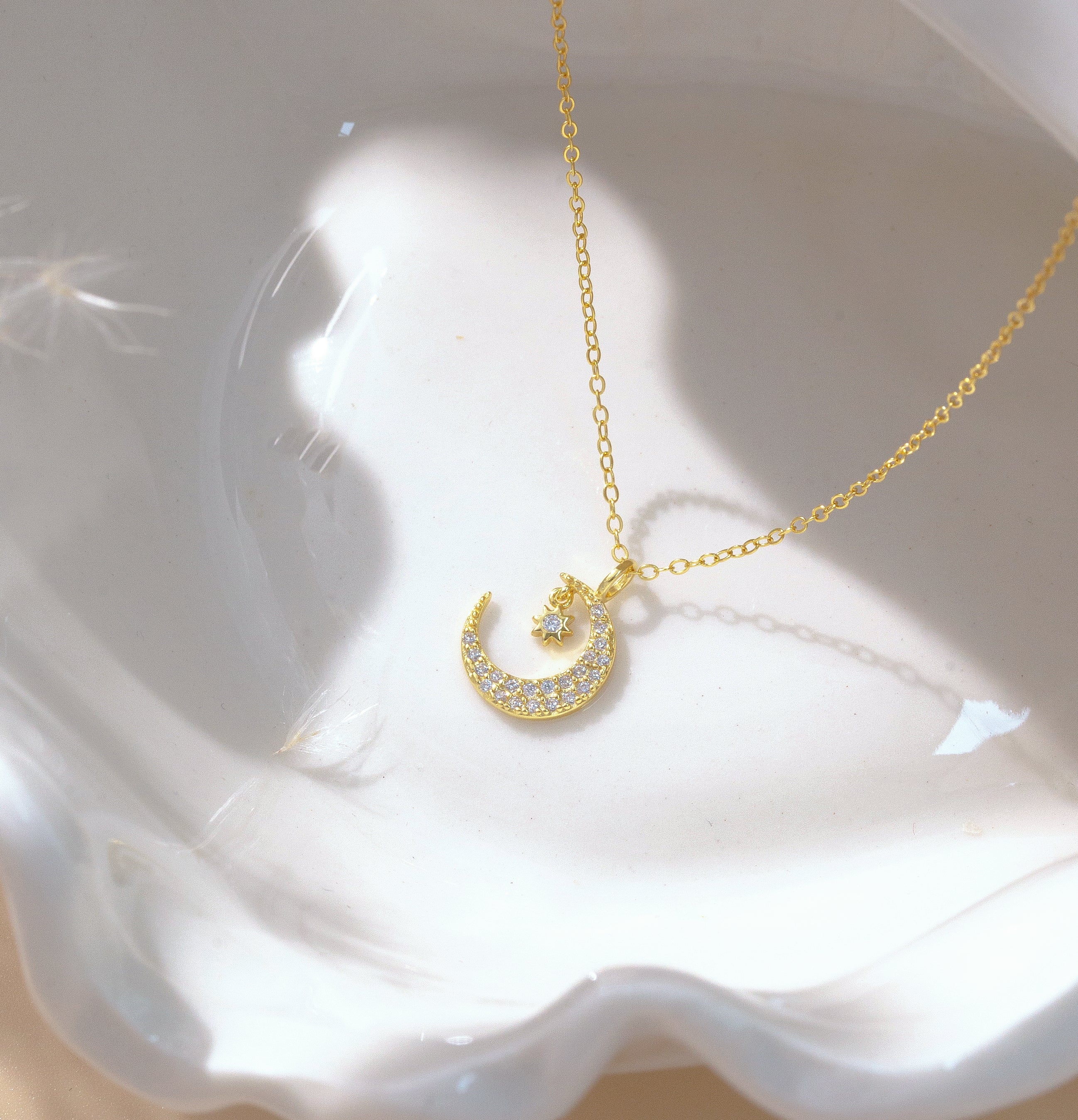 Sterling Silver Crescent Moon Diamond Necklace – Happyzzzsu